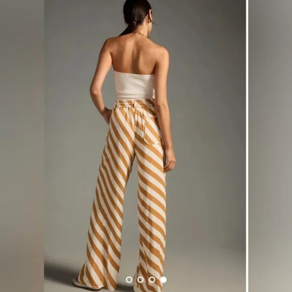 Maeve - Picture 2 of 6